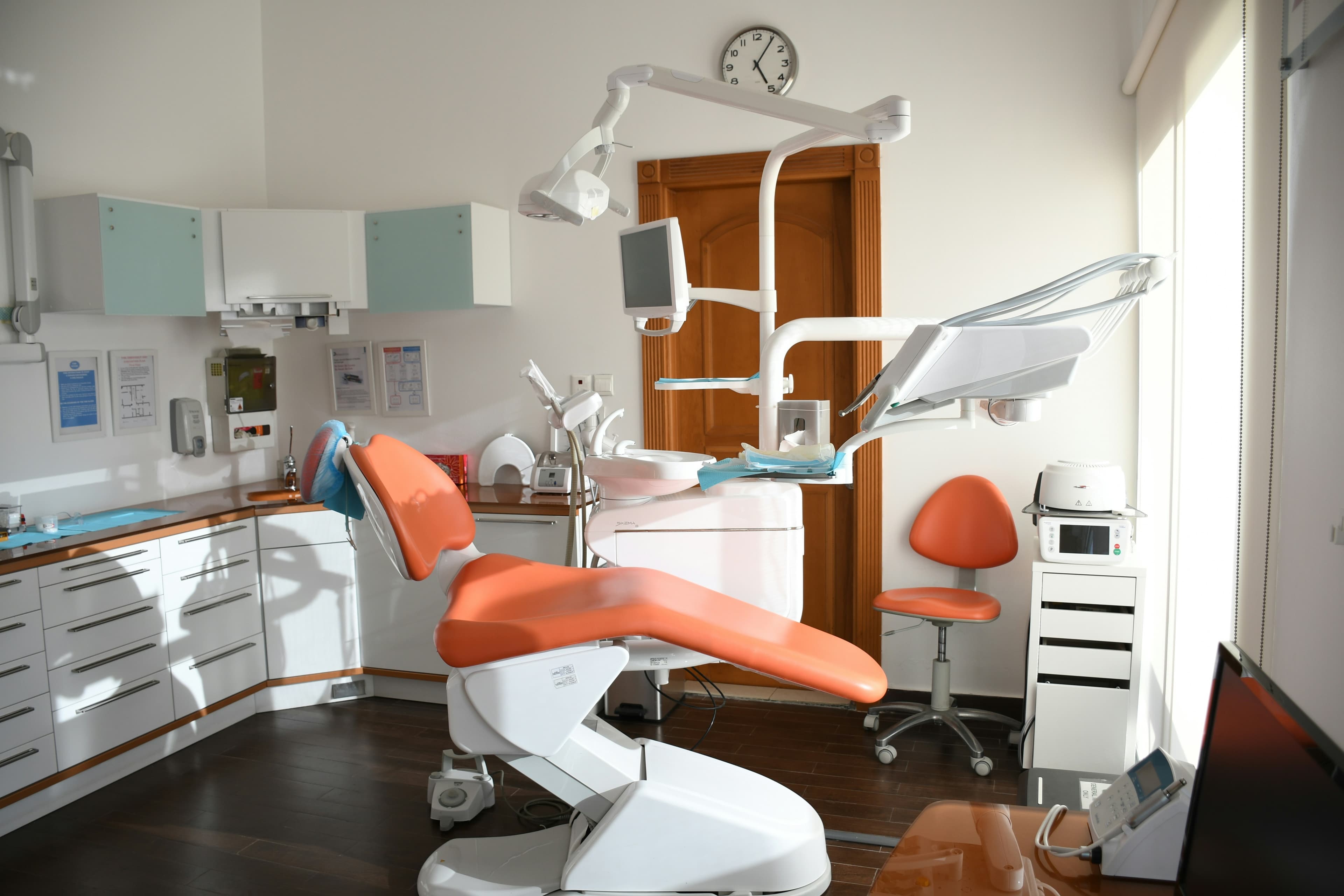 Dental clinic hero image